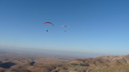Aguergour, overlooking the plains up to Marrakesh one hour drive away.
Doyouwanna roadtrip february 2011