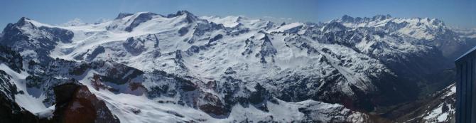Aussicht vom Titlis ins Berner Oberland: Von Sustenhorn nach Westen eine fantastische Aussicht.
