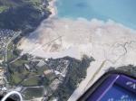 Paragliding Fluggebiet Europa » Italien » Friaul-Julisch Venetien,Aviano,1000 m uber Lago di Santa Croce (gestartet vom Monte Dolada), Blick auf Camping Saratei
August 2003