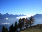 Paragliding Fluggebiet Europa » Italien » Venetien,Monte Dolada,Blick Richtung Süden. Da kommt die niedrige Bewölkung rein vom Tal. (richtung Belluno ca. 50 km)