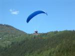 Paragliding Fluggebiet Europa » Schweiz » Wallis,Steibenkreuz-Bellwald,Landeanflug nach Testflug mit dem Omega 6