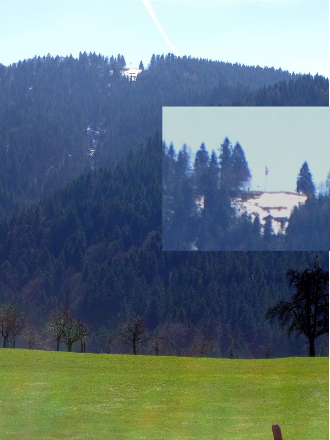 Blick von Hütten aus zum Startplatz am Aussichtspunkt Bellvue beim Gottschalkenberg

(Hoffe, dass demnächst einige bessere Fotos folgen werden)