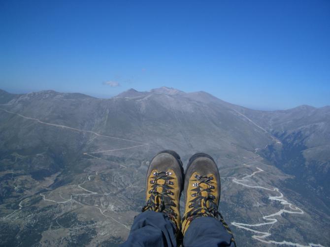 Blick Richtung Osten auf das Gebirgsmassiv des Olymp. Aufnahme is ca. ueber dem Landeplatz auf ca. 2500m Hoehe gemacht worden. (Aufnahme 15.08.2006)
