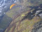 Paragliding Fluggebiet Europa » Österreich » Vorarlberg,Hochjoch,Heute hatten wir das Hochjoch für uns alleine.
Vermutlich hat die größere Wolke über dem Bergrestaurant die meisten vom fliegen abgehalten.