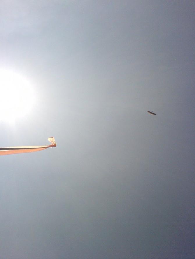 Flugtag 8Juli in Sevelen.
Hardy W. auf Thermiksuche

www.fn.wes-1.de
Freilfieger Niederrhein e.V.