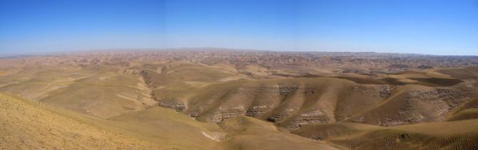 One advantage in Afghanistan, there are no trees ....

Close to Saripul, July 2006