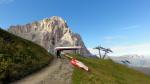 Paragliding Fluggebiet Europa » Italien » Trentino-Südtirol,Ciampinoi,Gipfelstartplatz mit Langkofel im Hintergrund!