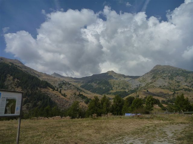 Blick nach Westen, gestartet wird weiter links. Großer SP, keine Hinternisse.