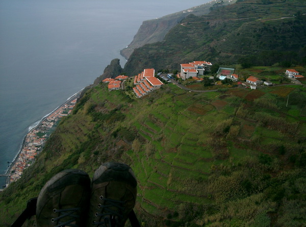 Blick auf die Hotelanlage Jardim Atlantico bei Prazeres, im Südwesten von Madeira, gerade mal 300 m neben dem Startplatz gelegen