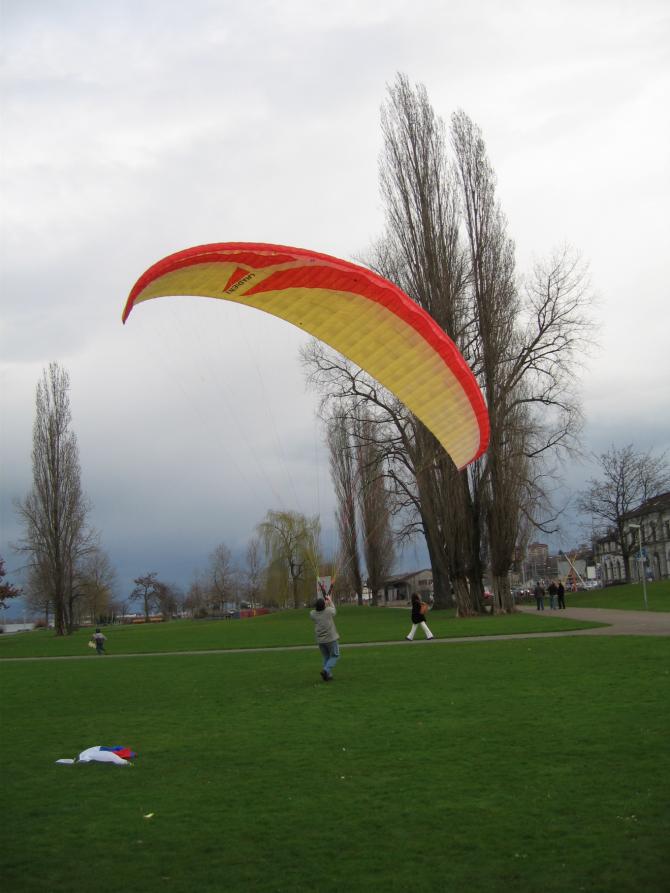 Landeplatz Seepromenade, Blick gen Ost. Hohe Bäume,Landeanflug sauber einteilen !!!
