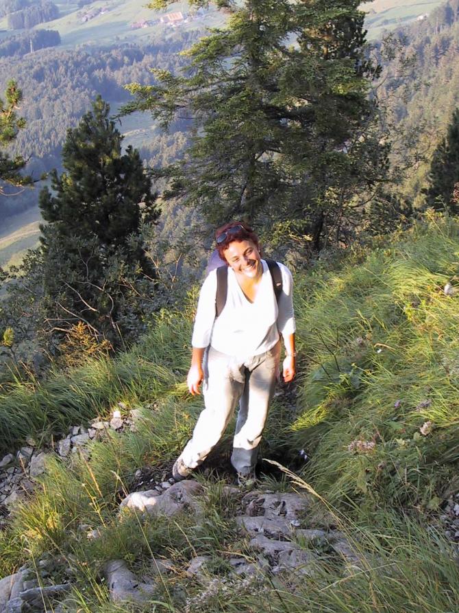 Auf dem ausgesetzten Weg zur Rigi Hochflue ist Trittsicherheit gefragt