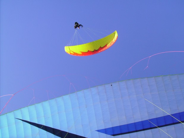Stubaital Januar 2009 bei geilstem Wetter.
Über mir, "Überflieger" Herbert :-)