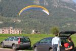Paragliding Fluggebiet Europa » Italien » Lombardei,Cornizzolo,Vom Landeplatz ist es nur ein paar Schritte bis zum Shuttle-Platz.