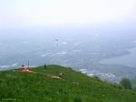 Paragliding Fluggebiet ,,Der Startplatz oberhalb der Strasse
Sommer 2004.
Flydoc oben ohne ...