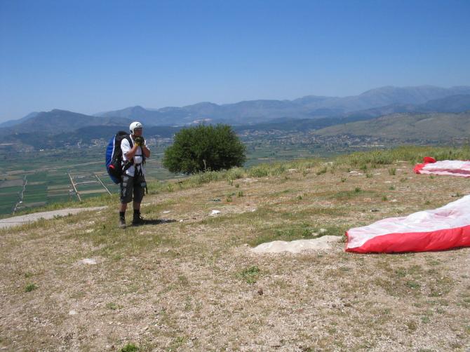 Startplatz von Hanopoulo...Mit dem Auto kann man direkt beim Startplatz parken...oftmals auch ganz gut von Schafen und Kühen besucht ! :-)
www.outdoorfun.info