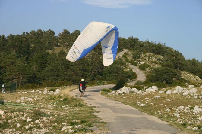 Toplanden in Thourenc. Ist auch möglich. Wenn man sich traut.
