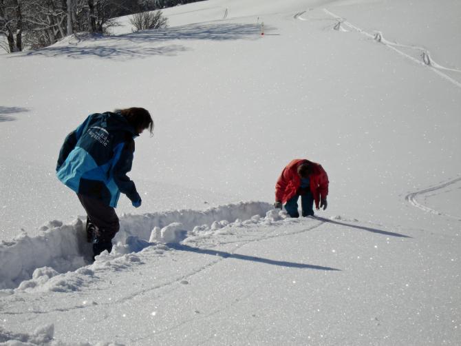 Am Hensler kann das ganze Jahr geflogen werden. Hier sind die Flugschullehrer der FCA (www.fca.at) beim "Startbahn trampeln".