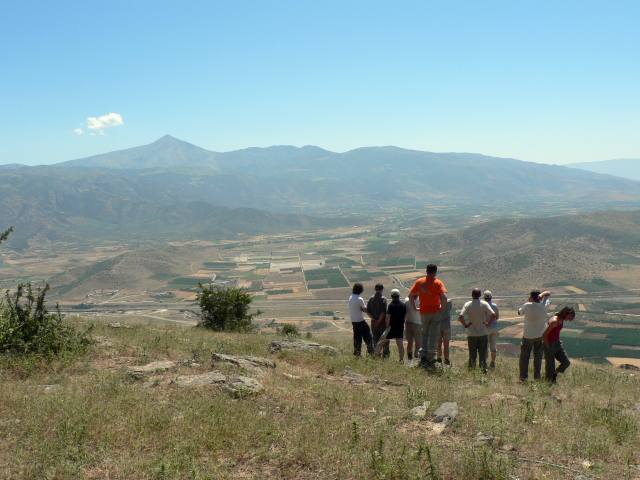 Startplatz Süd und Südost, links hinten ist der Oros Kissavos zu erkennen. 
Bild: Womble, Juni 2006