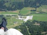 Paragliding Fluggebiet Europa » Österreich » Oberösterreich,Hutterer Hoess,Rechts vom Parkplatz ist der komfortable Landeplatz zu sehen.