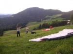 Paragliding Fluggebiet Europa » Österreich » Steiermark,Silberberg,Startvorbereitung am Startplatz.
Spätnachmittag am 13.8.2006