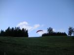 Paragliding Fluggebiet Europa » Österreich » Steiermark,Silberberg,Blick vom Zufahrtsweg Richtung Starthang. Wenn überhaupt da, dann ganz seitlich parken.