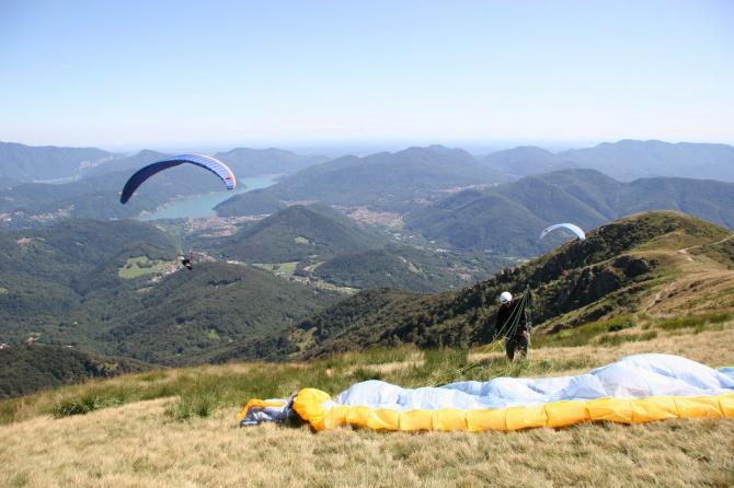 Star am Monte Lema zu einem fantastischen Sommerflug mit Bombenthermik! © www.schneid-AIR.ch