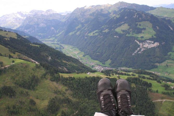 Auf dem Flug Musenalp-Brändlen muss in südwestlicher Richtung ein Ausläufer des Haldigrats überflogen werden.