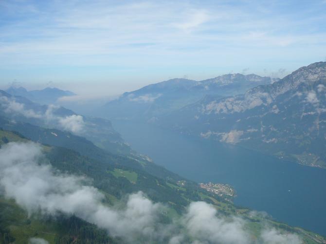 Blickrichtung Zürich. Uber Walensee