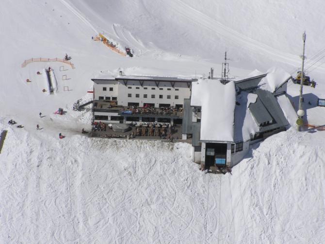 Berghotel Seegrube (ca. 100m westlich befindet sich der Startplatz)