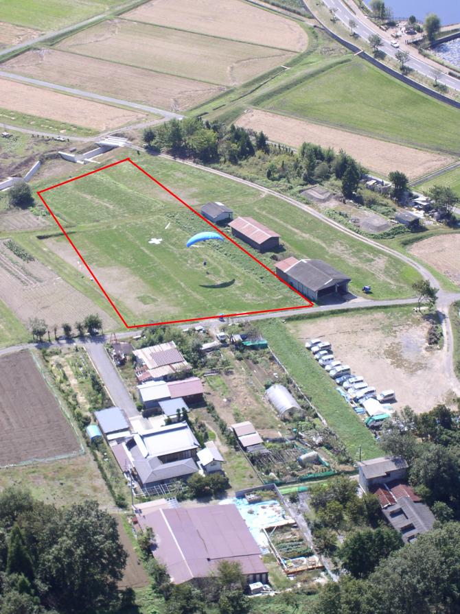 Landeplatz; gleich daneben Parkplatz