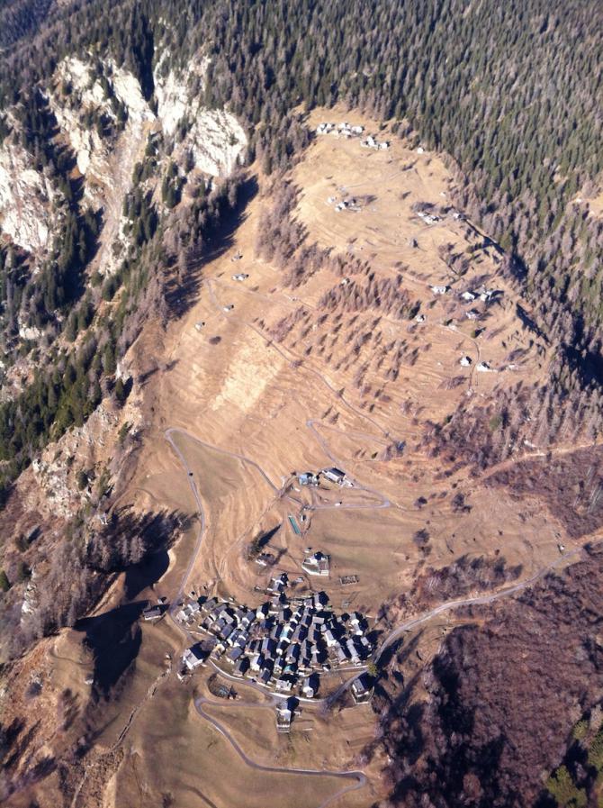 Dagro (unten) und Cascina di Dagro im Winter (aber ohne Schnee)