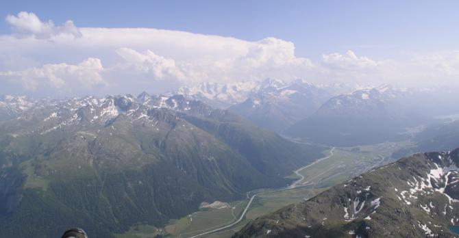 Streckenflug nach Zuoz; am Albulapass; Blick zum Flugplatz Samedan und Bernina-Massiv