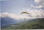 Paragliding Fluggebiet Europa Schweiz Graubünden,Val Lumnezia Hitzeggen,Flug vom Hitzeggen, entlang der Gebirgskrete Richtung Südwest, Piz Sezner. Fast unbekanntes, idyllisches Fluggebiet, mit kleiner Fan-Gemeinde. Landeplätze: überall, auf jeder abgemähten Wiese, respektvoll möglich.PS: man spricht auch rätoromanisch :-) !