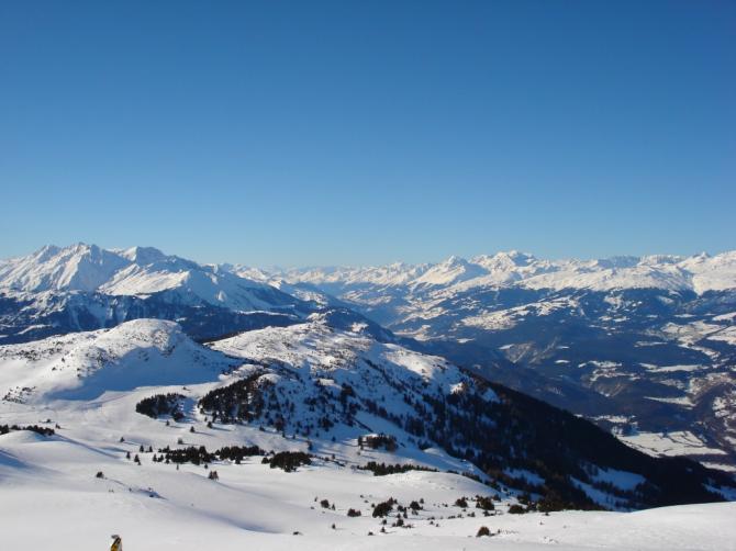 Bild vom 09.01.2009 Dreibündenstein, Hühnerköpfe in Richtung West. Kenner sehen Feldis Mutta. :-))