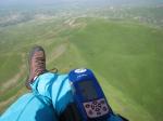 Paragliding Fluggebiet Asien » Kirgistan,Sokuluk - Kirgistan,Fluggebiet Sokuluk aus der Luft gesehen. Startplatz 2 befindet sich am oberen Rand des Bildes, wo die Autos (als kleine Punkte erkenntlich) stehen.