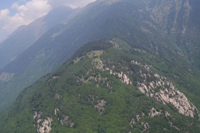 Blick auf den Startplatz  neben den Felsen