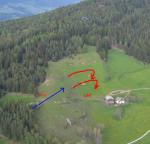 Paragliding Fluggebiet Europa » Italien » Trentino-Südtirol,Gitschberg,Kommt der Wind zu sehr aus westlicher Richtung, können sich in der Rinne neben dem Hauptstartplatz Leewirbel bilden!