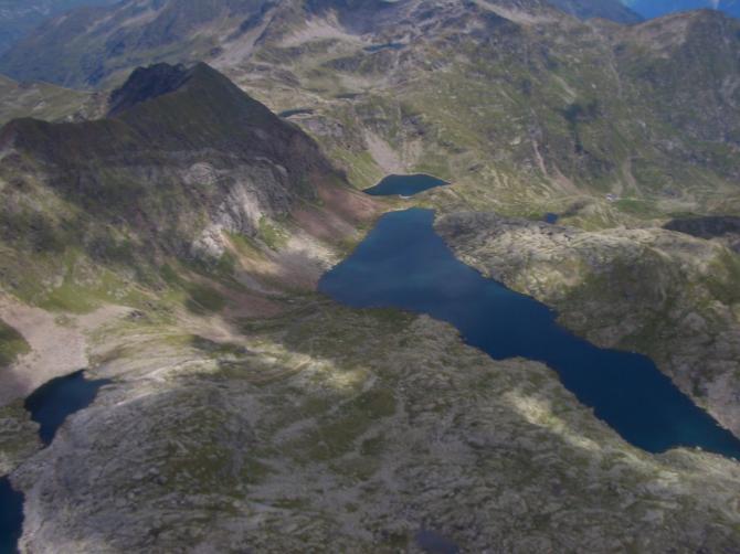 Die Spronzer Seeen im Tal hinter dem Hochmuth.