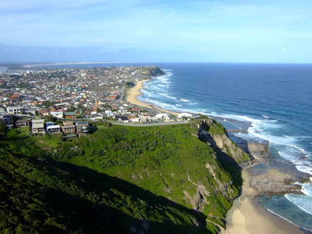 View to the north. Both Bar Beach as well as The Hill are visible (the latter of which is a flying site of its own).