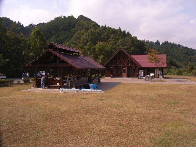 Infrastruktur: einfach Alles da; vom WC über die Pick-nick area...