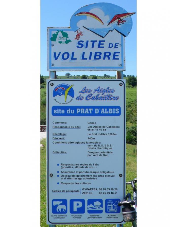 Info Tafel. Achtung! NO steht für NORD-OUEST, also NORD-WEST.
SE - SUD-EST