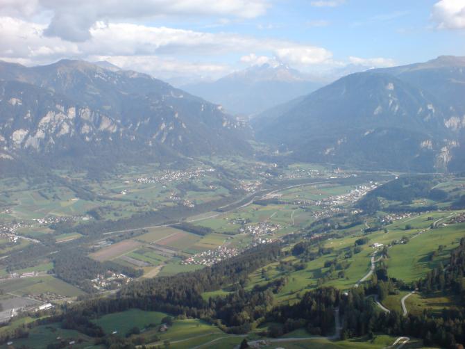 Blick auf den Hinterrhein, Blickrichtung SO Richtung Albula, Tiefencastel (15.09.07)