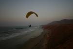 Paragliding Fluggebiet Afrika » Marokko,Legzira,...und nochmal Abendsoaring beim Felsentor.