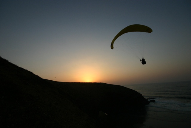 Abendsoaring beim Felsentor unmittelbar vor Sonnenuntergang.