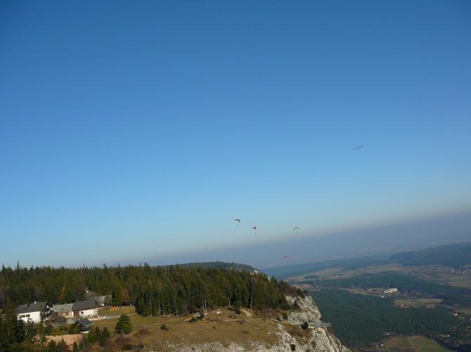 Volle Flugbetrieb am Inversionsgrenze am 1.Dez.2006