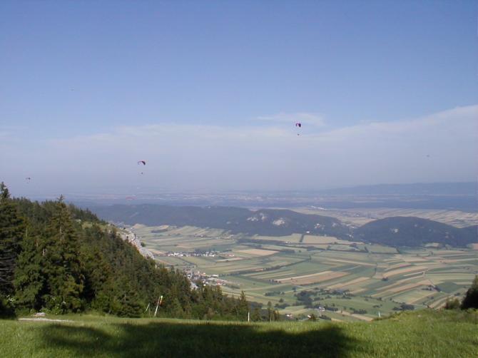 Ein Flugberg für alle Piloten:
Vom Einsteiger, Genussflieger, Thermikfreak oder XC-Crack.
Strecken ins Flachland oder in die Berge. Ruhige Abendthermik bis Hammerbärte.