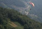 Paragliding Fluggebiet Europa » Schweiz » Tessin,Cima di Medeglia,Flug über dem Startplatz(Volo libero ticino)