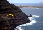 Paragliding Fluggebiet Europa » Spanien » Kanarische Inseln,Lanzarote - Mirador del Rio,Die Landeplätze werden knapp.....keine Sorge, an der Wand geht es wieder zügig nach oben.