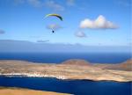Paragliding Fluggebiet Europa » Spanien » Kanarische Inseln,Lanzarote - Mirador del Rio,Mirador del Rio mit der Insel La Graciosa am 18.12.2008