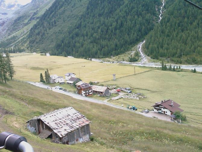 Außenlandeplätze links vom Lift - bitte wenn möglich vorher mit Landwirten besprechen da nur 1 mal im Jahr gemäht wird!
